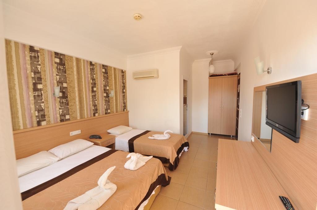אולודניץ Taner Otel מראה חיצוני תמונה