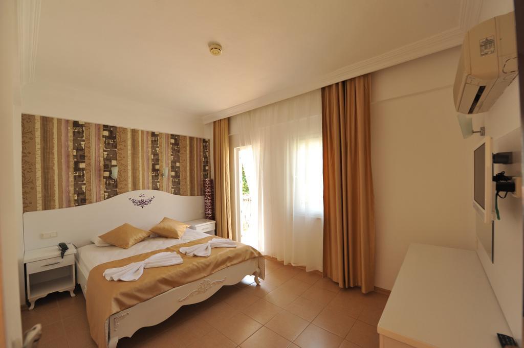 אולודניץ Taner Otel מראה חיצוני תמונה
