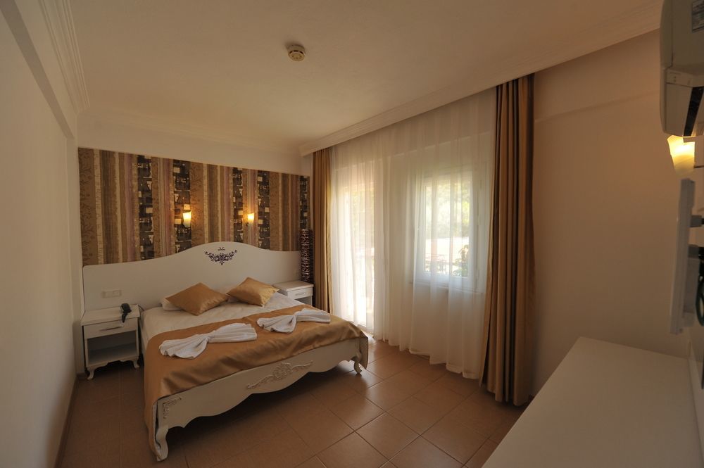 אולודניץ Taner Otel מראה חיצוני תמונה